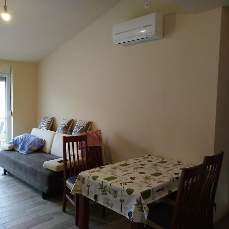 Admiral Apartment Brbinj Luaran gambar