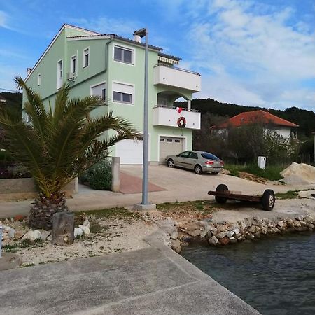 Admiral Apartment Brbinj Luaran gambar